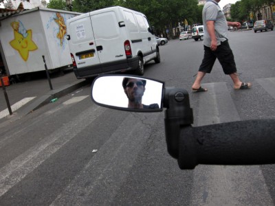 J'ai installé un rétroviseur sur le guidon