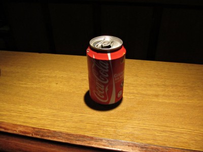 J'ai très soif. Je m'arrête dans un restaurant boire un coca