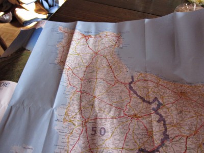 Je regarde une carte du coin