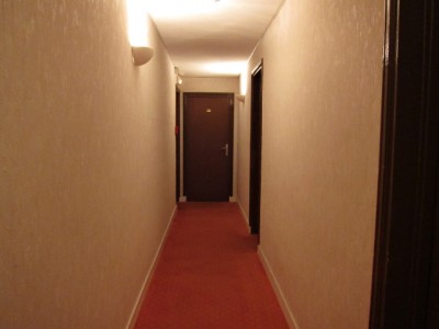 Il y a de la place. Je me dirige vers ma chambre