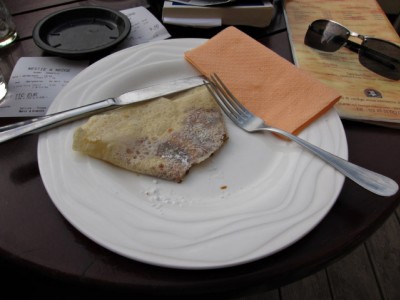 Je mange une crêpe
