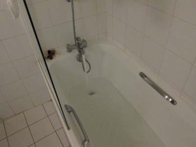 Retour à l'hôtel, je prends un bain