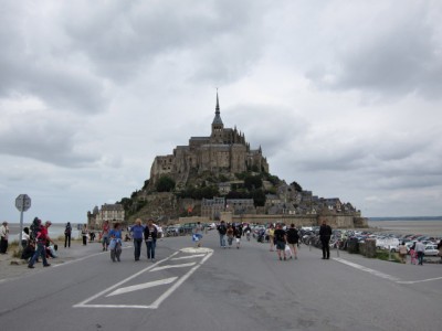 L'endroit est envahi de touristes