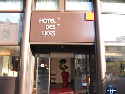 Je vais à l'hôtel des lices