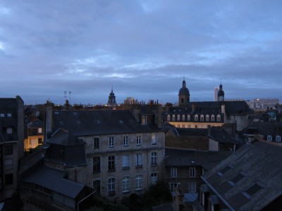 Samedi matin. Je me réveille très tôt