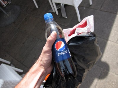 J'achète une bouteille de Pepsi