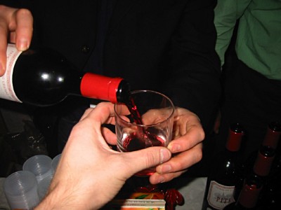 Je me fais servir du vin