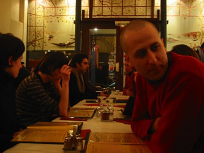 Nous allons dans un restaurant indien du côté de Strasbourg Saint-Denis