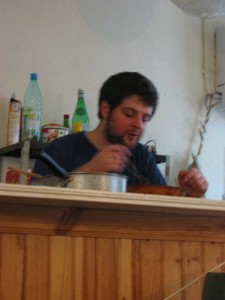 Yvan déjeune