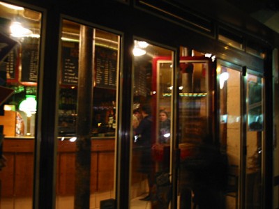 Nous allons dans un bar