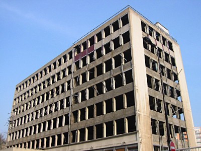 Un immeuble en destruction