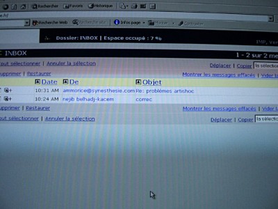 Je regarde mes emails