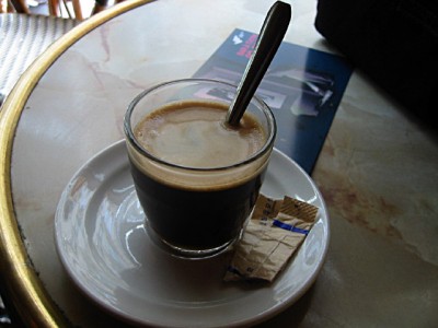 Nous allons boire un café