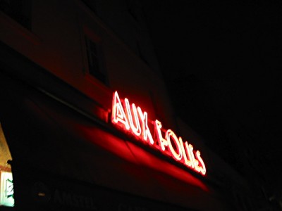 Nous allons boire un verre aux Folies