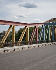 Au centre 01