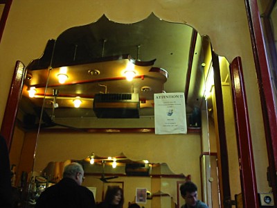 Je passe également au bar d'en bas
