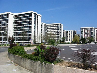 Nous arrivons dans la cité de M. T.