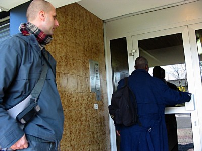 Nous entrons