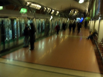 Je cours pour attraper le métro