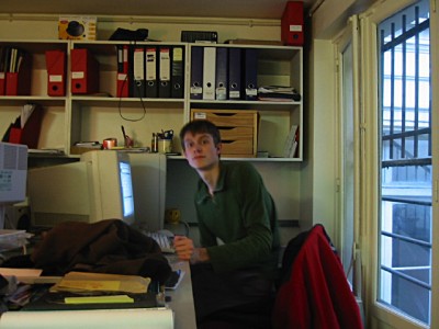 Je parle à Kim, stagiaire de Spill