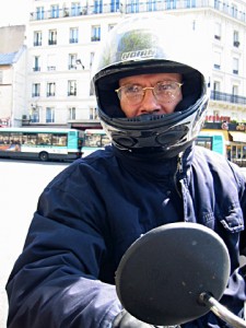 Michel me dépose à Voltaire
