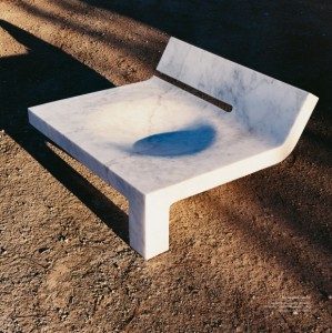 013-fauteuil-sur-un-pied