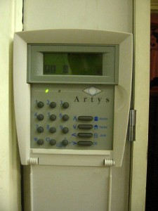 Je pars et allume l'alarme