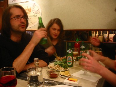 Lundi. Nous retrouvons Thierry et sa clique dans une cantine chinoise de Belleville pour fêter son anniversaire