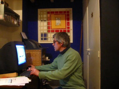 Jeudi. Je pars du bureau et vais voir Alain