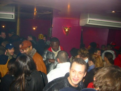 Il s'agit du lancement d'un disque de rap