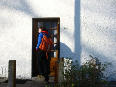 Nous entrons
