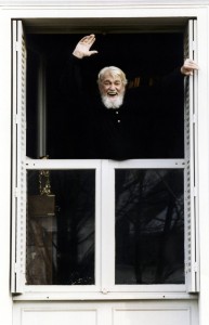 Jean Marais à la fenêtre