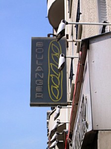 Je vais à la boulangerie