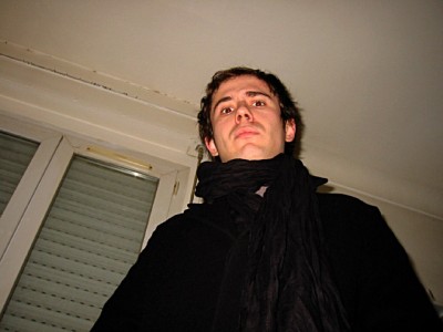 Thibaut passe la soirée chez moi à bosser