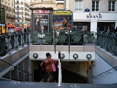 Je descends dans le métro