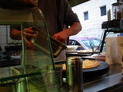 Nous allons manger une crêpe