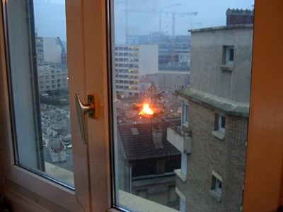 Il y a un feu dans le chantier