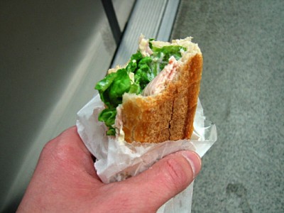 Je mange mon sandwich