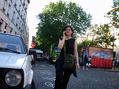 Sabine au téléphone