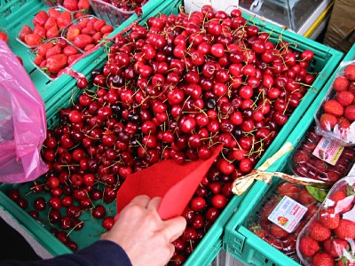 Nous achetons des cerises