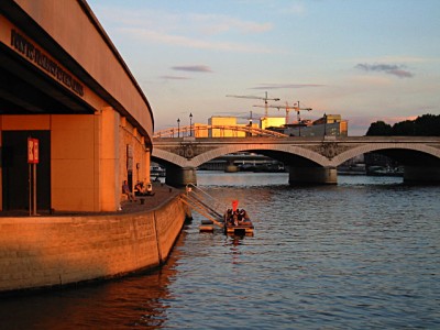 Nous rejoignons les quais