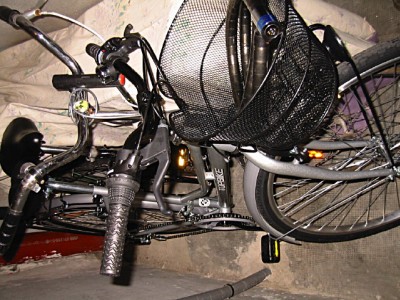 J'utilise mon nouveau vélo pour aller à Console