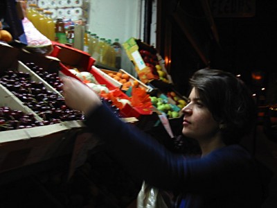 Sabine achète des cerises