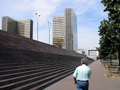 Je lui fait visiter le quartier