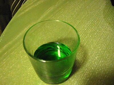 Je bois de la menthe à l'eau