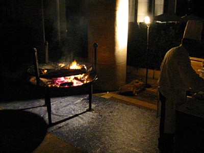 Je vais voir ce qui se passe sur la terrasse