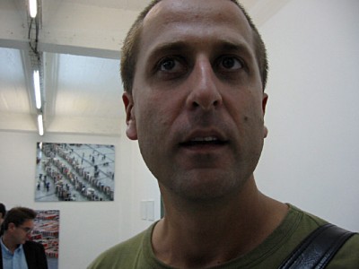 Je retrouve Edouard dans une galerie