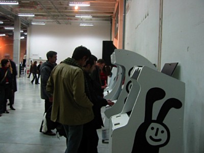 Je visite. Il y a des oeuvres d'art partout