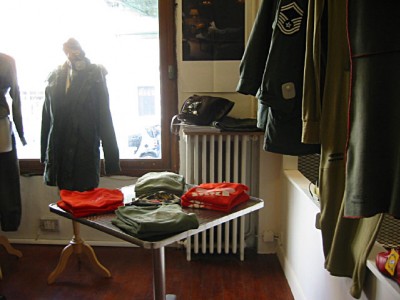 Sabine cherche des vêtements