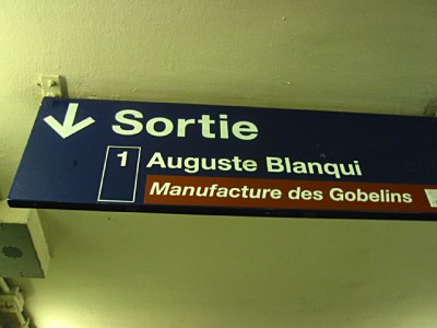 Je descends à Place d'Italie. Je n'ai plus de batterie